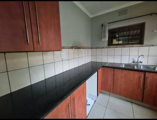 4 BEDROOM HOUSE FOR SALE IN VANDERBIJLPARK SE 2